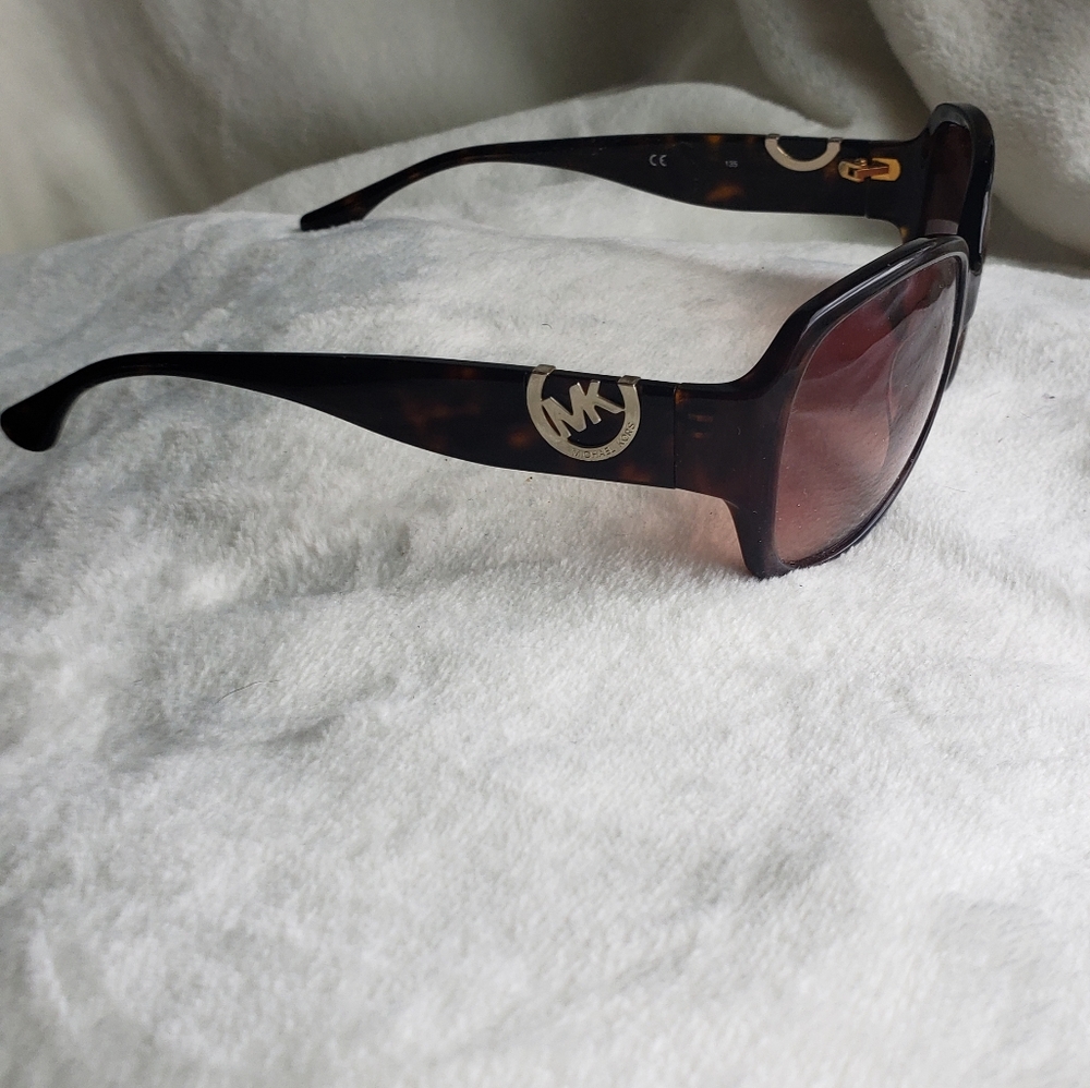 Brown Michael Kors sunglasses in EUC